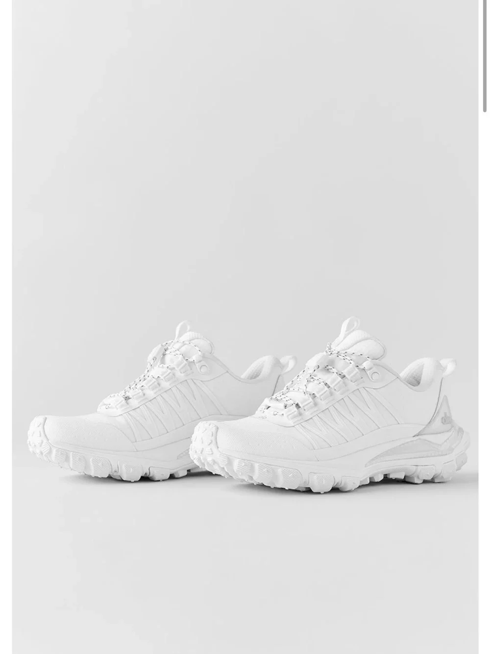 ALO Yoga Women's White Trail Sneakers